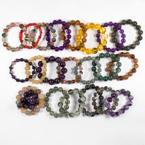 A group of quartz prayer beads