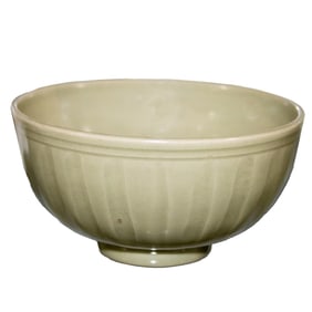 A Chinese Longquan celadon glazed bowl