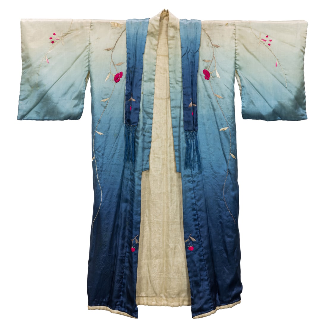 A Japanese silk embroidered Kimono (1 of 2)