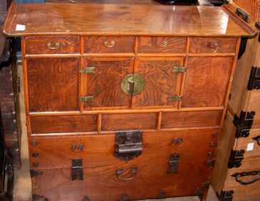 A Korean tansu