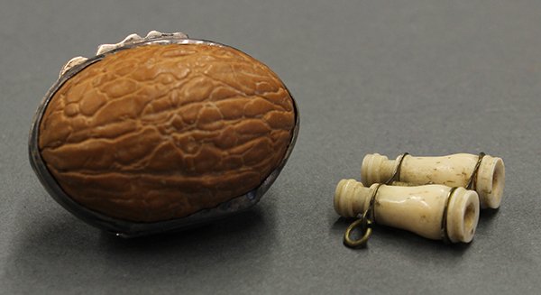 Stanhope optical viewer, Kaiser Wilhelm II: (lot of 2) Silver mounted walnut together with a Stanhope optical viewer in the form of binoculars, one side depicting Kaiser Wilhelm II, the other depicting sights of Chemnitz, .5"l
