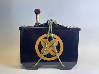 Large Japanese Lacquer Sake Container, Meiji Period