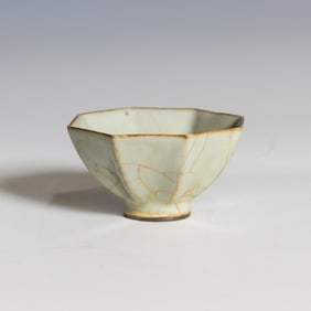 Chinese Ge-Type Glazed Hexagonal Cup