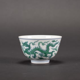 A Doucai 'Dragon' Cup, Chenghua Mark