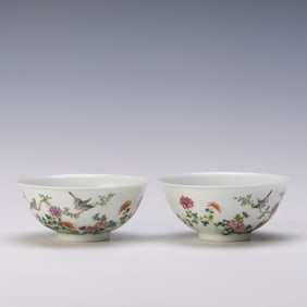 A Pair of White Porcelain Bowls