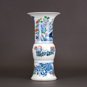 A Chinese Antique Famille Rose Floral Beaker Vase
