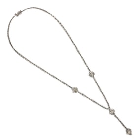 A 14k white gold necklace