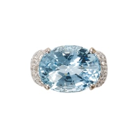 An aquamarine, diamond, and 18k white gold ring