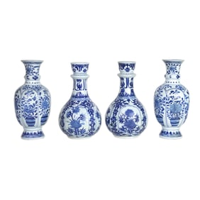 Two pairs of Chinese Export porcelain blue and white vases