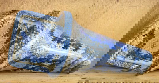 An Imari blue and white urinal