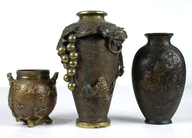 (lot of 3) Japanese bronze vases