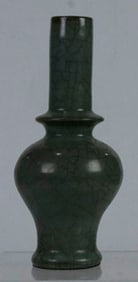A Chinese Guan-type celadon crackle-glazed vase