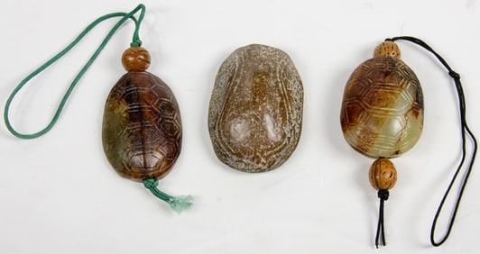 (lot of 3) Chinese jade turtle pendants