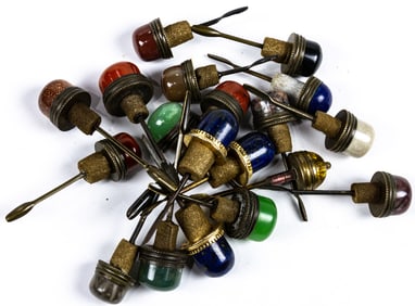 A group of Chinese snuff bottle stoppers
