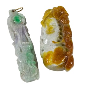(lot of 2) Chinese jadeite 'beast' pendants