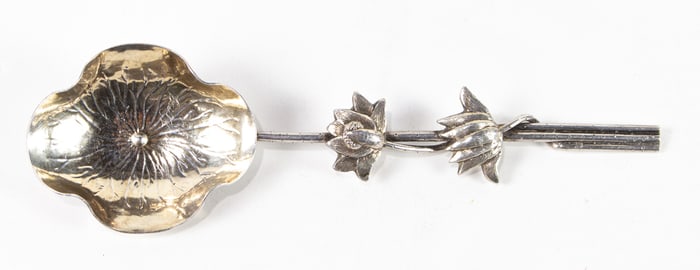 A Chinese export silver sterling spoon