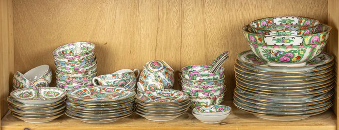 A Shelf of Chinese export rose medallion dinner service