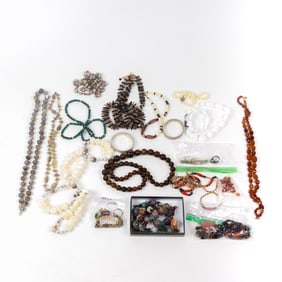 A group of miscellaneous costume jewelry