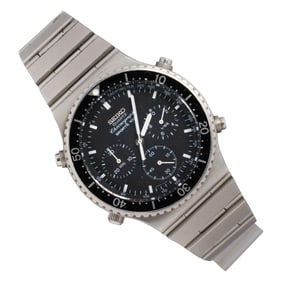 A Seiko sport 100 Chronograph stainless steel wrist watch, circa 1982