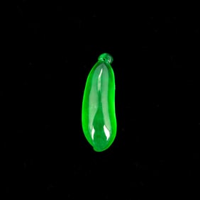 A Chinese Jadeite Pendant
