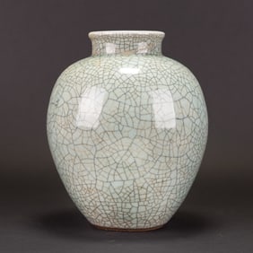 A Ge-Type Zun Vase, Yongzheng Period