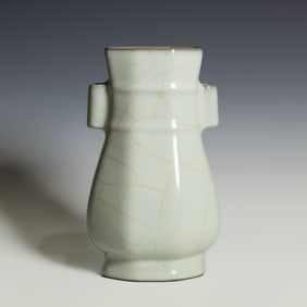 Chinese Guan-Type Glazed Vase