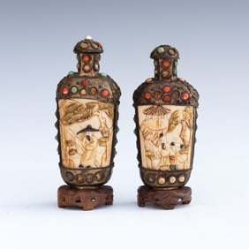 Pair of Chinese Snuff Bottle with Bases