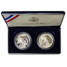 A 2001 Silver American Buffalo 2 coin commemorative set