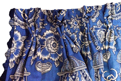 A lot of two contemporary polychrome metal floors lamp