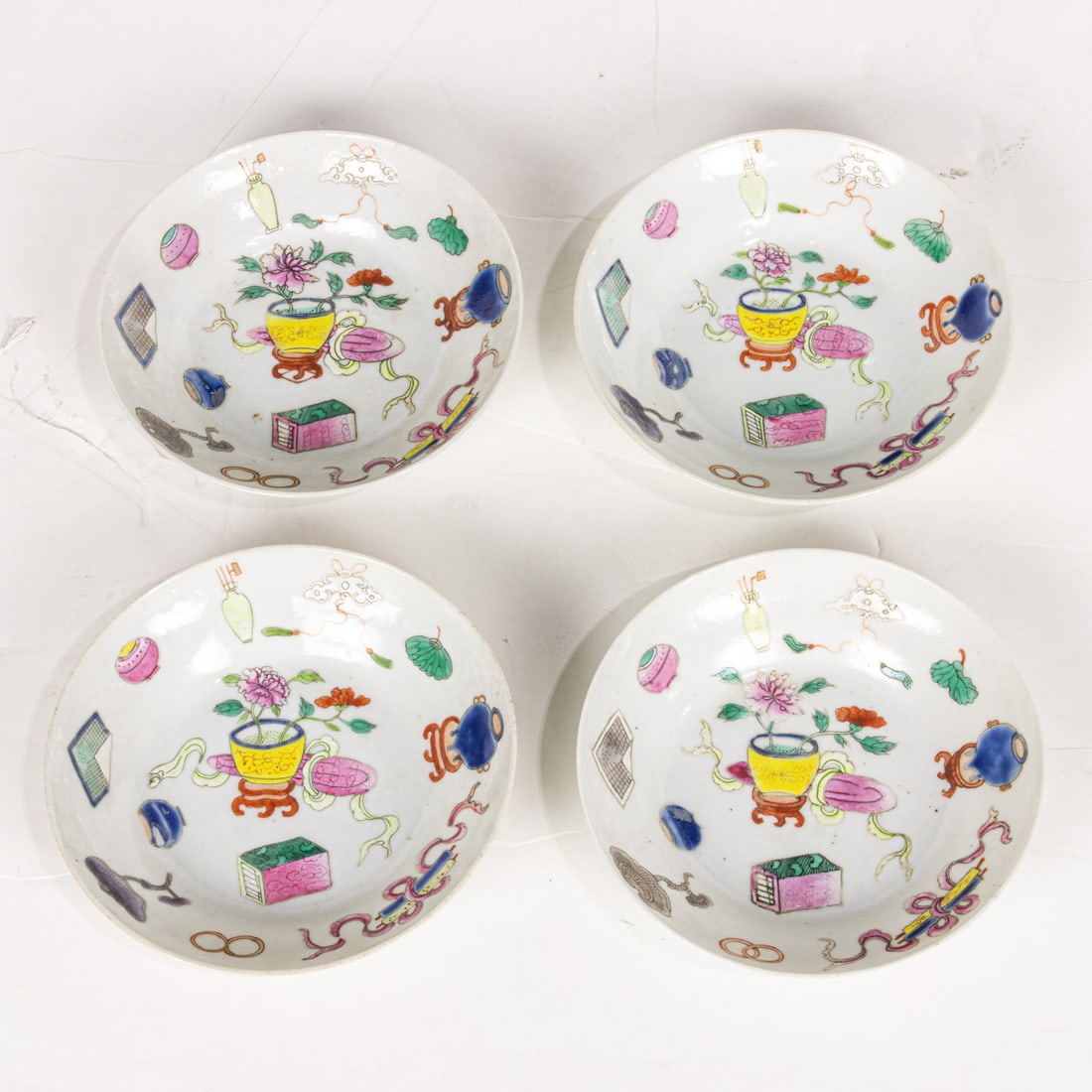 (lot of 4) Chinese famille rose 'hundred antiques' dishes (1 of 4)