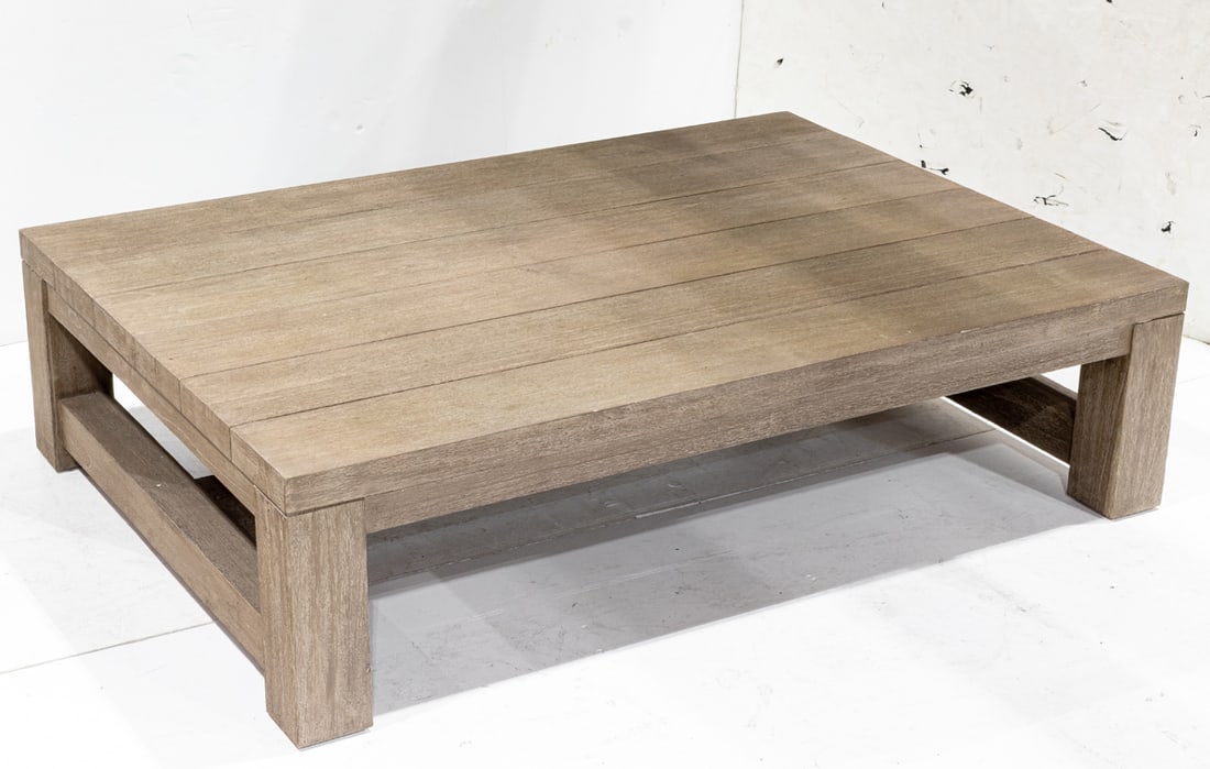 A Modern outdoor coffee table (1 of 1)