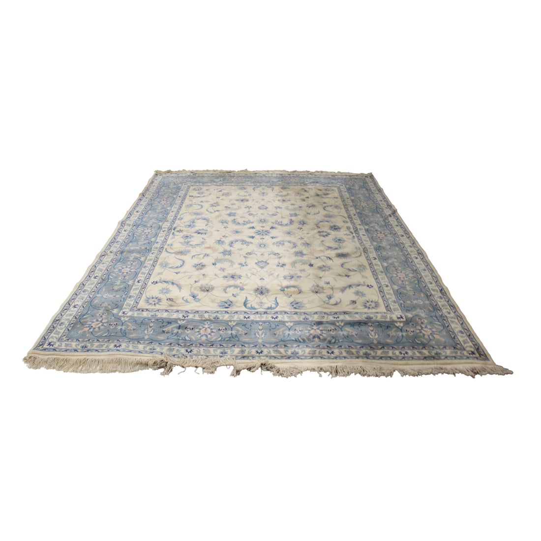 An Indo Tabriz style carpet: An Indo Tabriz style carpet, 8'1" x 10'4"