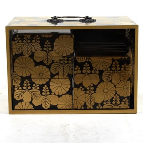 A Japanese gilt lacquered bento box