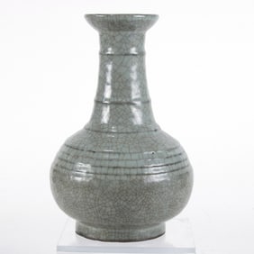 A Chinese celadon glazed Ge-type crackle vase
