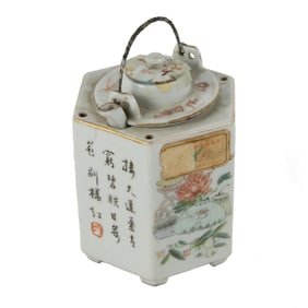 A Chinese famille rose wine pot