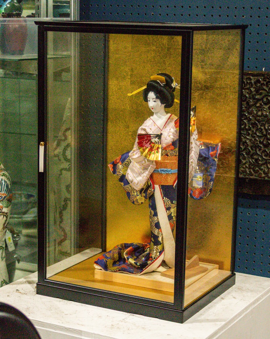 Erotic 20th Century Japanese Hakata Doll Shunga.