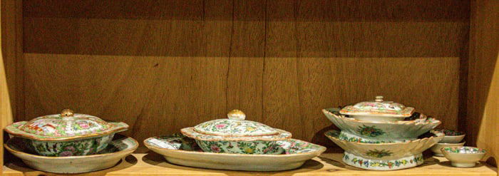 (lot of 11) Chinese Canton rose medallion tureens and dishes