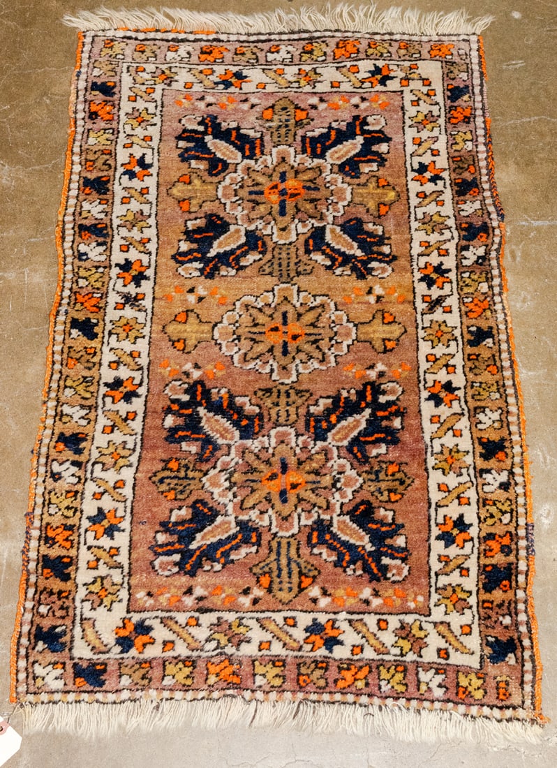 (lot of 2) Persian Bidjar rugs: (lot of 2) Persian Bidjar rugs. 1'10" x 2'11".