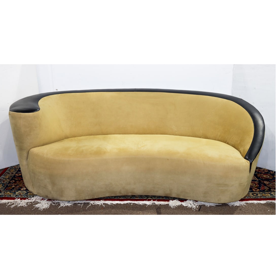 A Vladimir Kagen for Directional 'Nautilus' sofa (1 of 4)