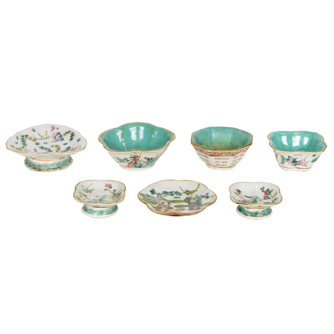 (lot of 7) Chinese famille rose design small dishes and bowls (1 of 5)