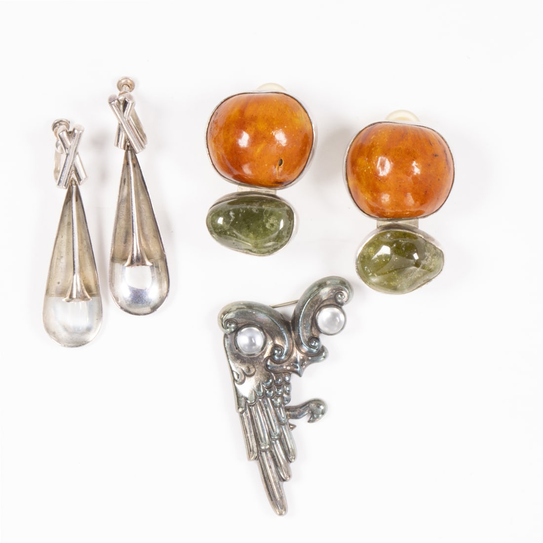 A group of hardstone and silver jewelry (1 of 1)