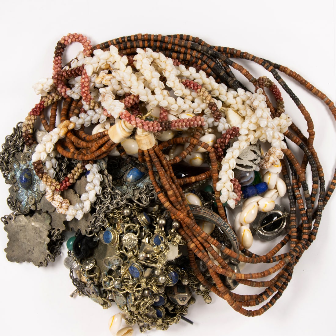 A group of miscellaneous jewelry (1 of 1)