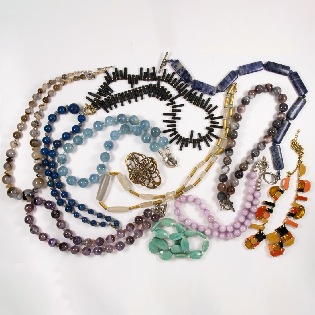 A group of miscellaneous jewelry (1 of 1)