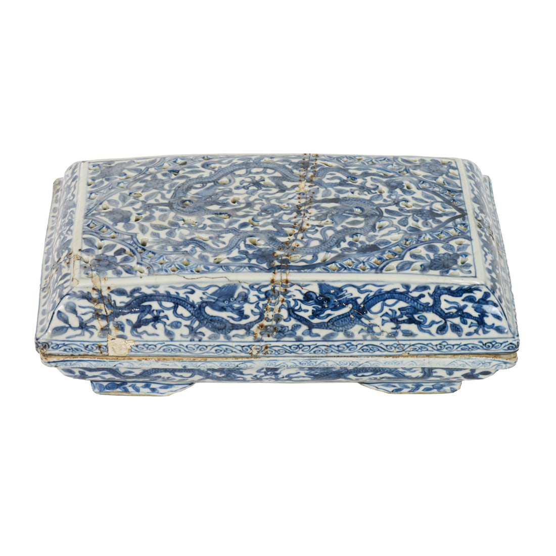 A Chinese blue and white 'dragon' rectangular box and cover (1 of 6)