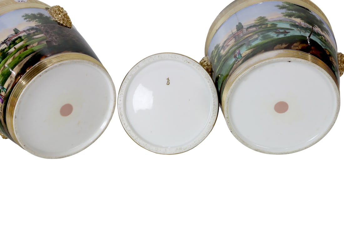 Three Paris porcelain cachepots - 5