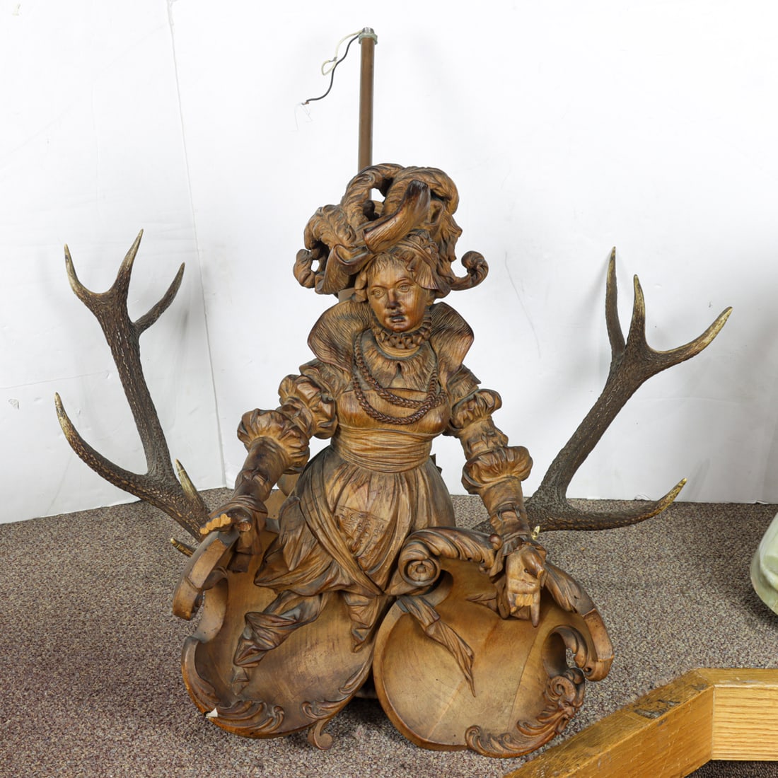 A German Black Forest Lusterweibchen chandelier, 19th centuryt (1 of 3)