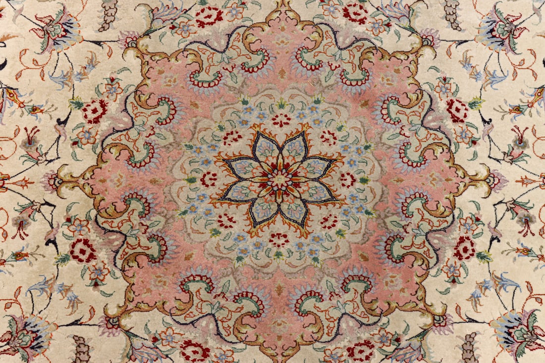 A Persian Tabriz carpet (signed) - 2