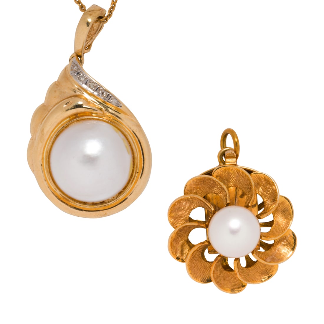 A cultured pearl and 14k gold pendant and pendant necklace (1 of 1)