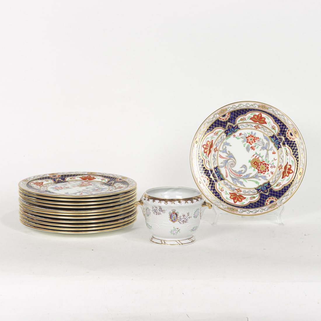 A set of twelve Adderley porcelain dinner plates in the Old Japanese pattern (1 of 1)