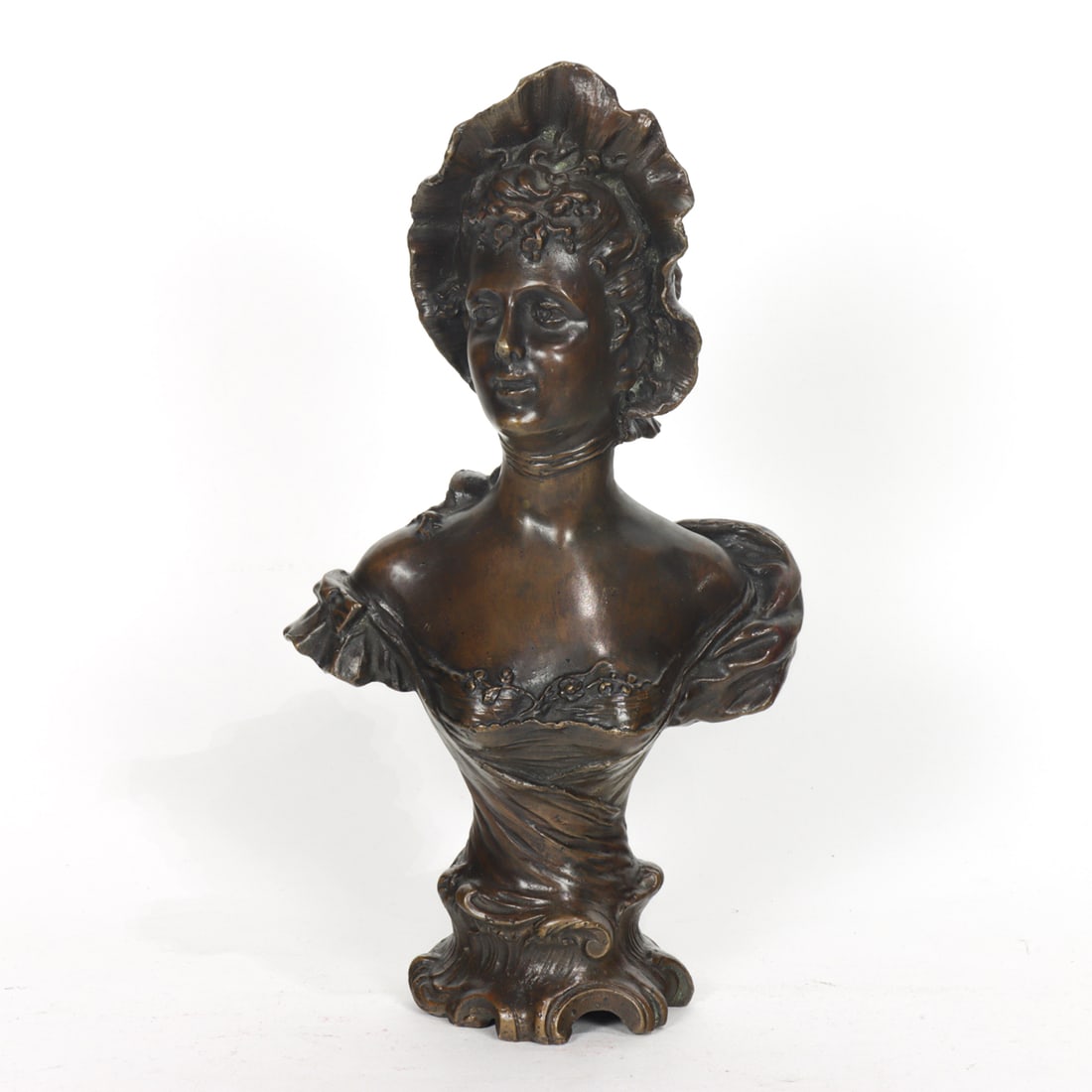 An Art Nouveau style patinated bronze bust of a maiden (1 of 1)